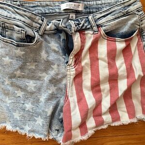 Judy Blue Striped Denim Shorts in Red-White- and blue